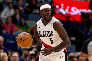2年7200万！名记：霍勒迪并没有和开拓者商谈买断 他不会回76人